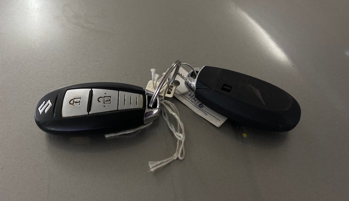 2017 Maruti Baleno ALPHA PETROL 1.2, Petrol, Manual, 33,581 km, Key Close Up