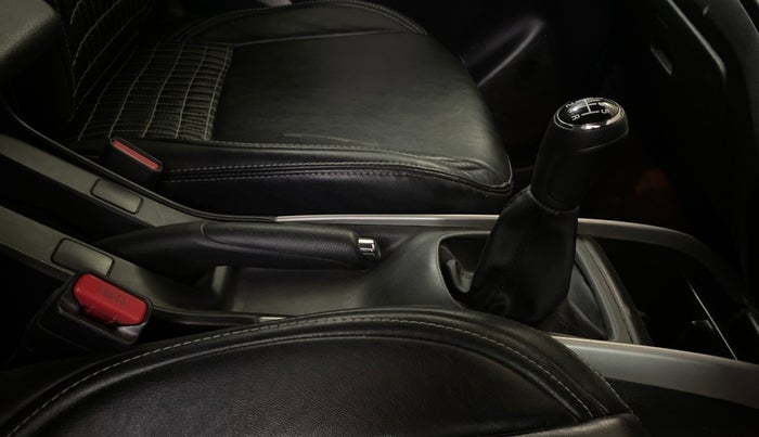 2017 Maruti Baleno ALPHA PETROL 1.2, Petrol, Manual, 33,581 km, Gear Lever