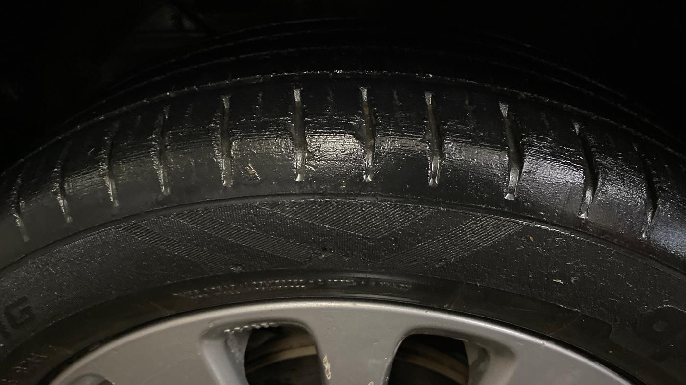 2017 Maruti Baleno ALPHA PETROL 1.2, Petrol, Manual, 33,581 km, Left Front Tyre Tread