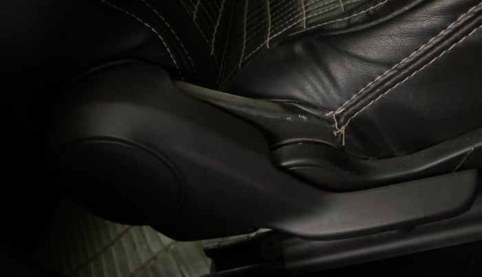 2017 Maruti Baleno ALPHA PETROL 1.2, Petrol, Manual, 33,581 km, Driver Side Adjustment Panel