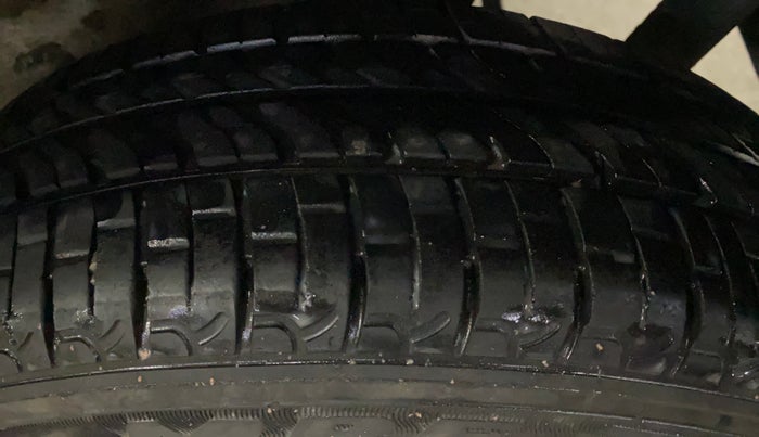 2016 Maruti Wagon R 1.0 VXI AMT, Petrol, Automatic, 80,046 km, Left Rear Tyre Tread