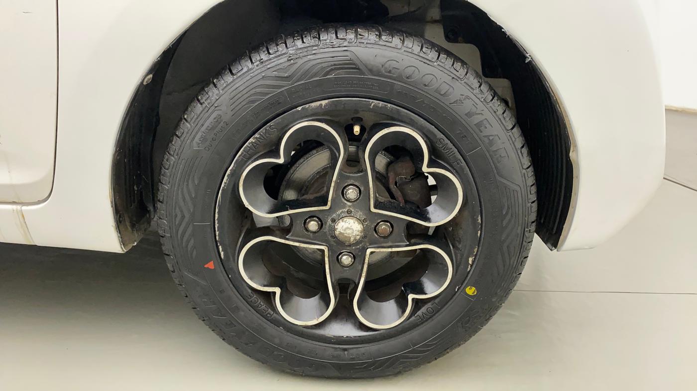 2013 Hyundai Eon MAGNA +, Petrol, Manual, 36,821 km, Right Front Wheel