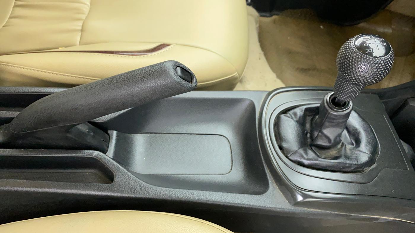 2015 Honda City S MT DIESEL, Diesel, Manual, 71,668 km, Gear Lever