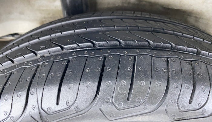 2015 Honda City S MT DIESEL, Diesel, Manual, 71,668 km, Right Rear Tyre Tread