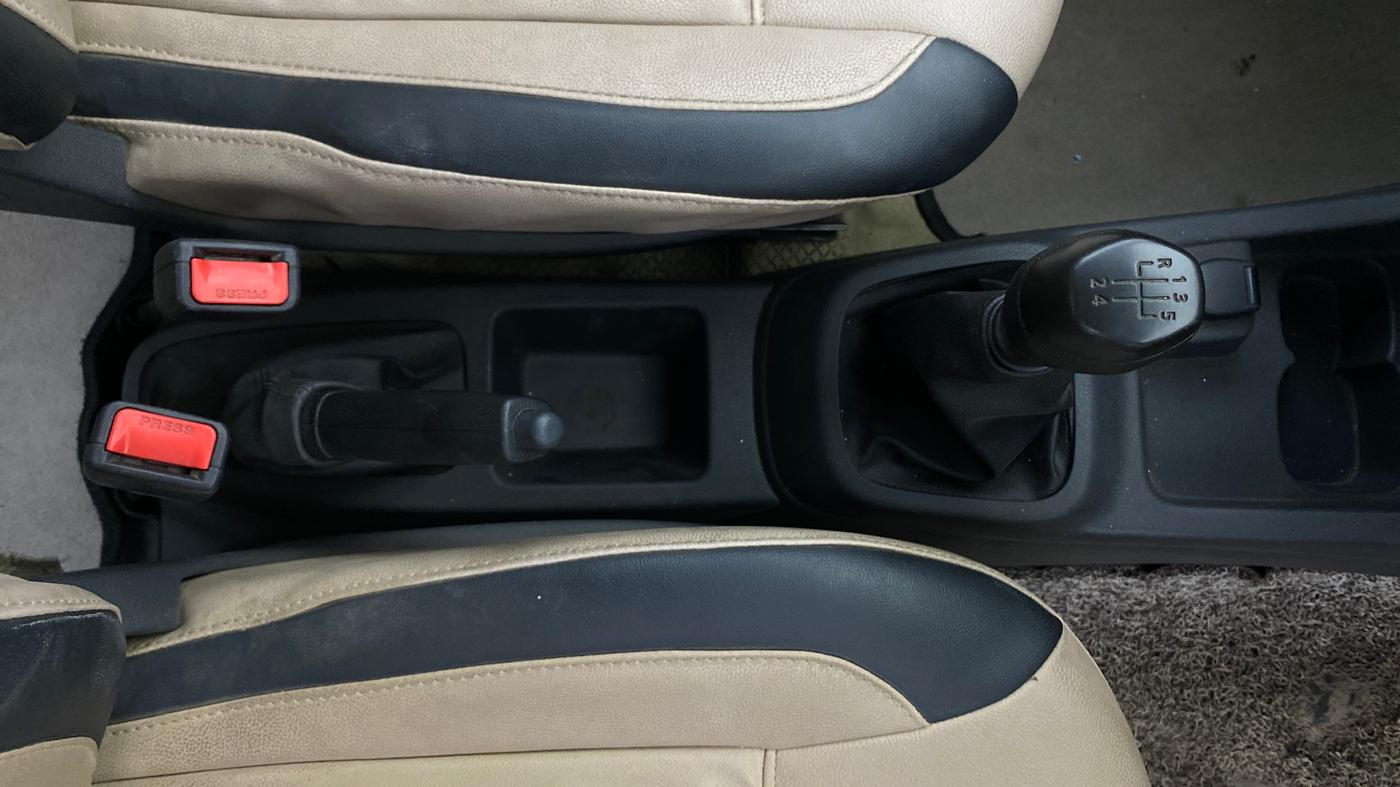 2016 Renault Kwid RXT 0.8, Petrol, Manual, 87,962 km, Gear Lever