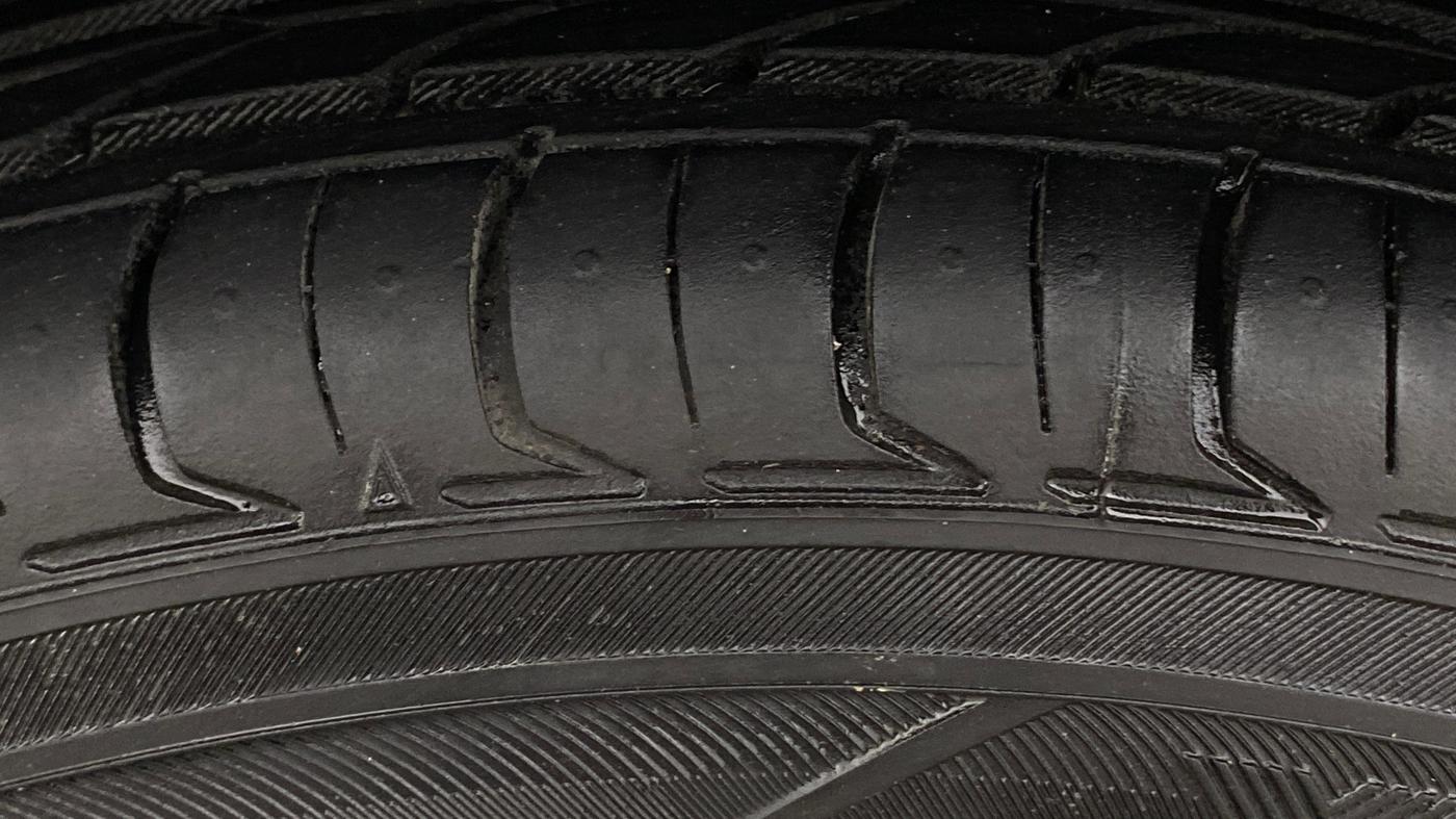 2016 Renault Kwid RXT 0.8, Petrol, Manual, 87,962 km, Left Front Tyre Tread