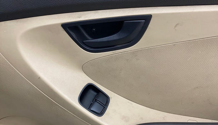 2012 Hyundai Eon MAGNA +, Petrol, Manual, 1,10,019 km, Driver Side Door Panels Control