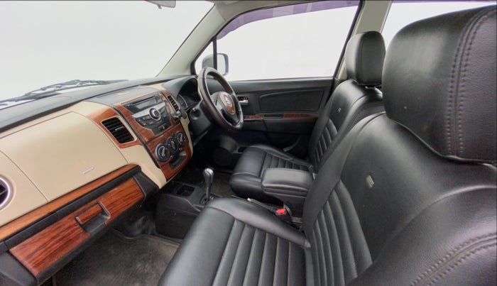 2017 Maruti Wagon R 1.0 VXI AMT, Petrol, Automatic, 52,474 km, Right Side Front Door Cabin