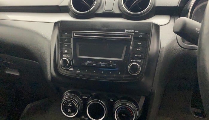 2018 Maruti Swift ZXI AMT, Petrol, Automatic, 29,881 km, Infotainment system - Music system has minor cracks