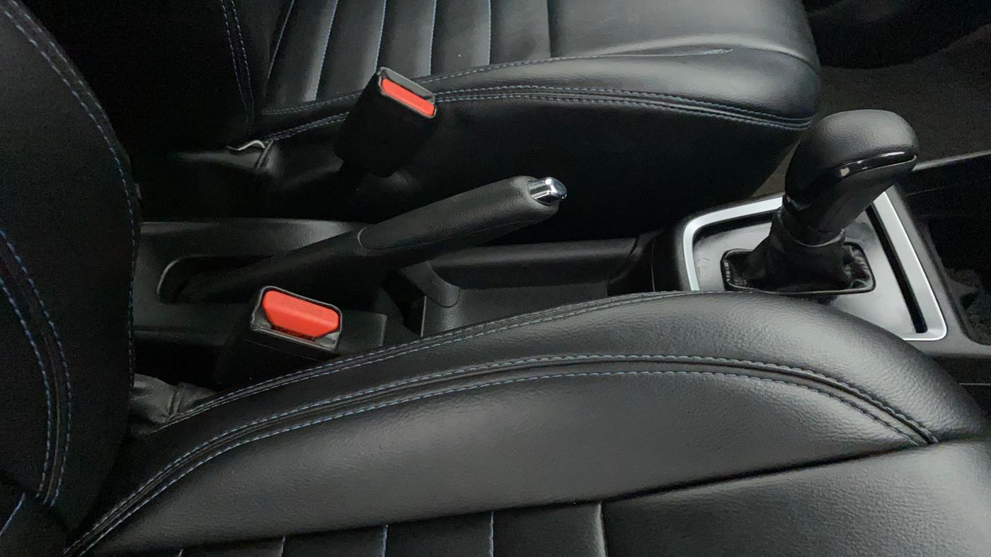 2018 Maruti Swift ZXI AMT, Petrol, Automatic, 29,881 km, Gear Lever