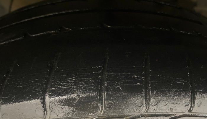 2019 Ford FREESTYLE TITANIUM 1.2 PETROL, Petrol, Manual, 47,124 km, Left Front Tyre Tread