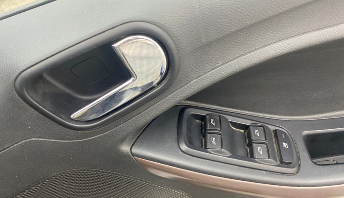 2019 Ford FREESTYLE TITANIUM 1.2 PETROL, Petrol, Manual, 47,124 km, Driver Side Door Panels Control