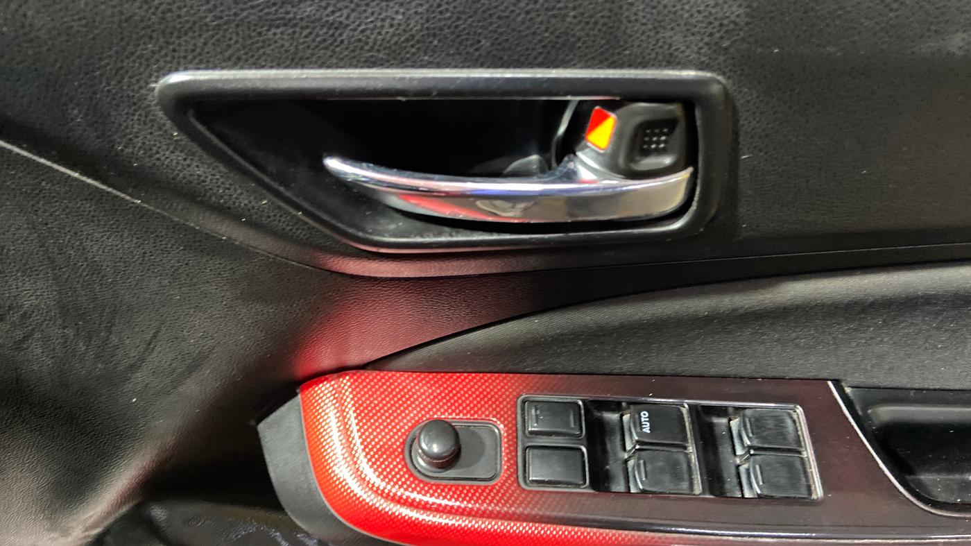 2018 Maruti Swift VXI, Petrol, Manual, 73,349 km, Driver Side Door Panels Control
