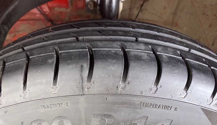 2019 Maruti Swift LXI, Petrol, Manual, 63,772 km, Left Front Tyre Tread