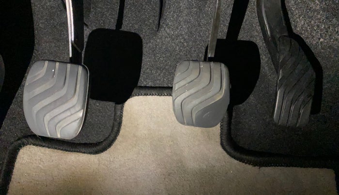 2018 Renault Kwid RXL 1.0, Petrol, Manual, 21,483 km, Pedals