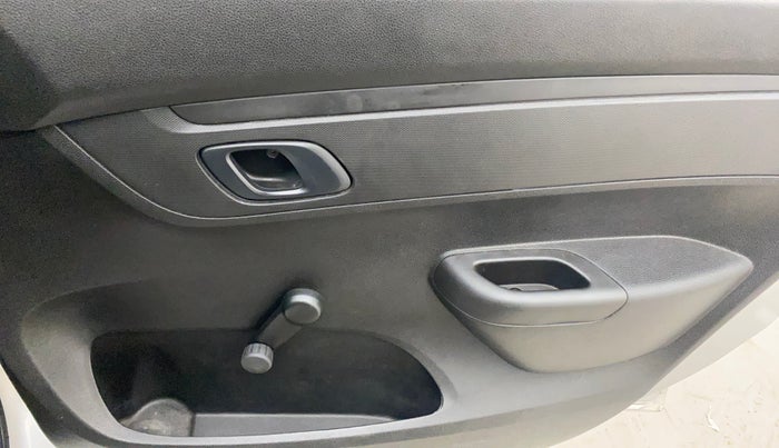 2018 Renault Kwid RXL 1.0, Petrol, Manual, 21,483 km, Driver Side Door Panels Control