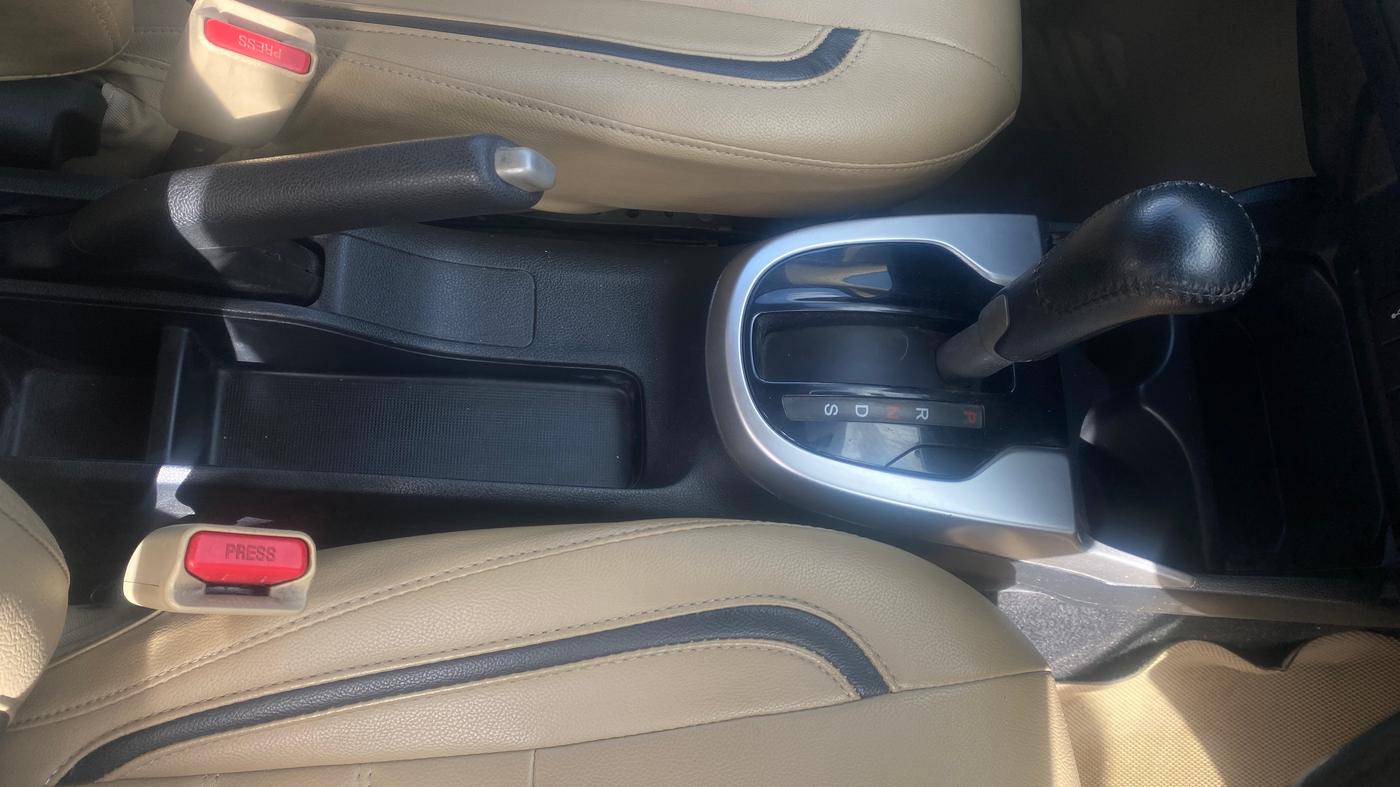 2017 Honda Jazz 1.2L I-VTEC V AT, Petrol, Automatic, 80,493 km, Gear Lever