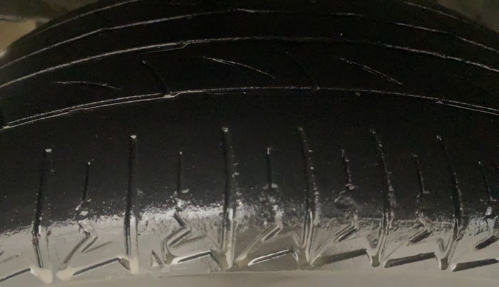 2013 Honda Brio S MT, Petrol, Manual, 53,285 km, Right Rear Tyre Tread