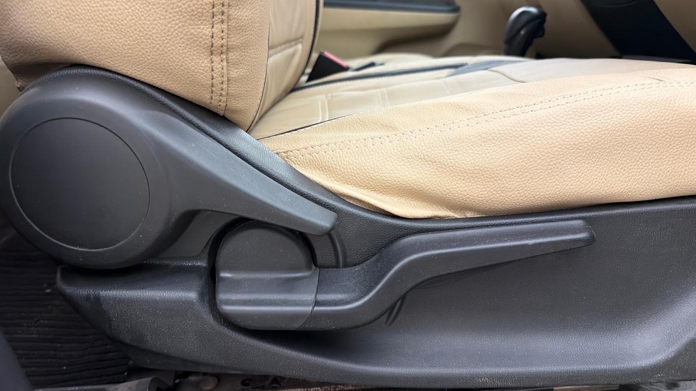 2019 Honda Amaze 1.2L I-VTEC V CVT, Petrol, Automatic, 56,907 km, Driver Side Adjustment Panel