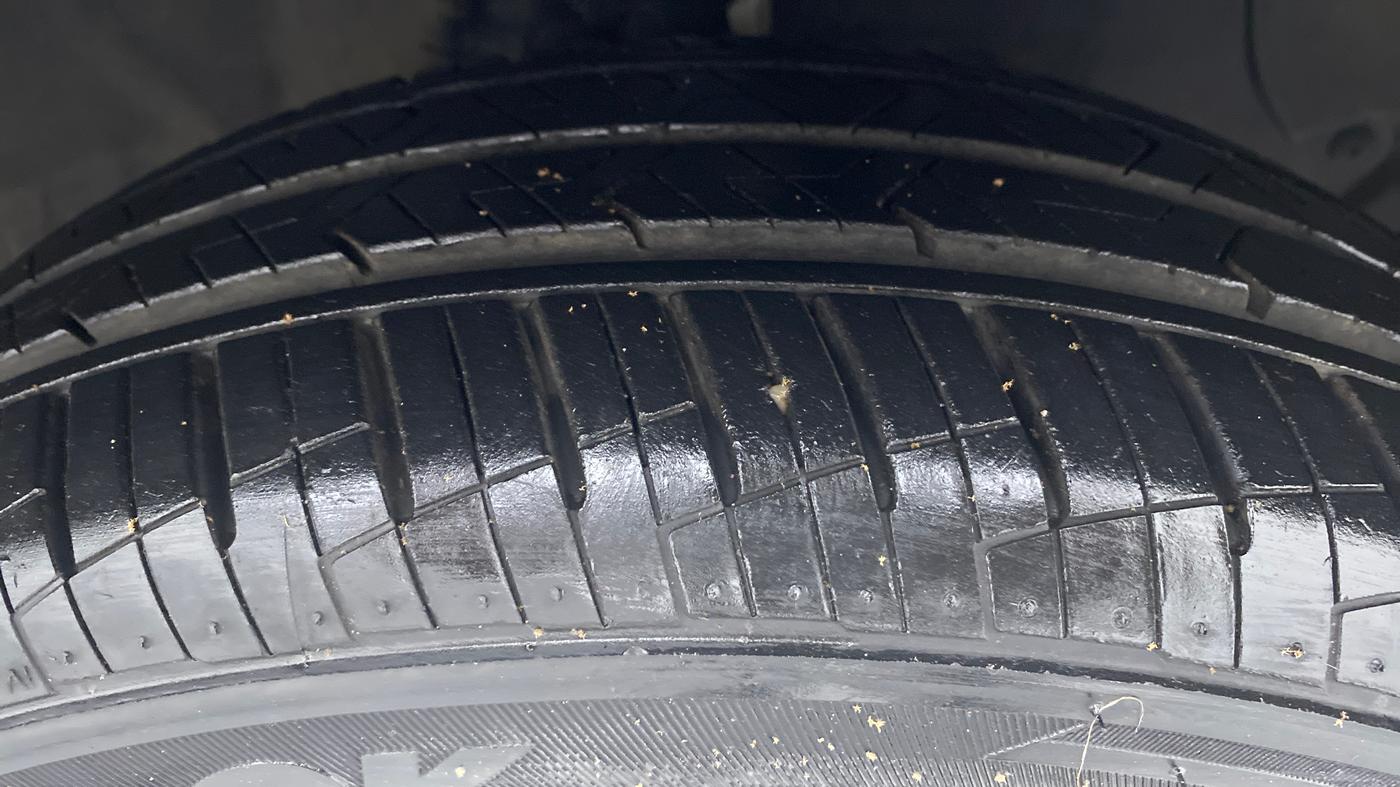 2019 Hyundai Grand i10 SPORTZ 1.2 KAPPA VTVT, Petrol, Manual, 3,745 km, Right Front Tyre Tread