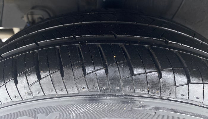 2019 Hyundai Grand i10 SPORTZ 1.2 KAPPA VTVT, Petrol, Manual, 3,745 km, Right Rear Tyre Tread