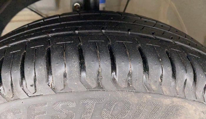 2022 Maruti Swift ZXI CNG, CNG, Manual, 3,707 km, Left Front Tyre Tread