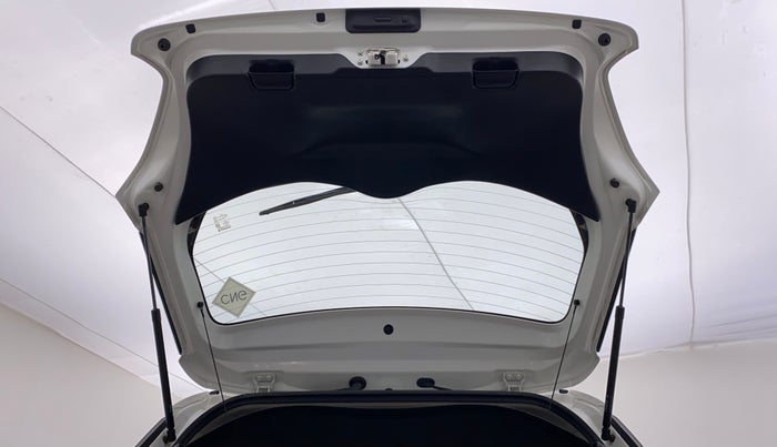 2022 Maruti Swift ZXI CNG, CNG, Manual, 3,707 km, Boot Door Open
