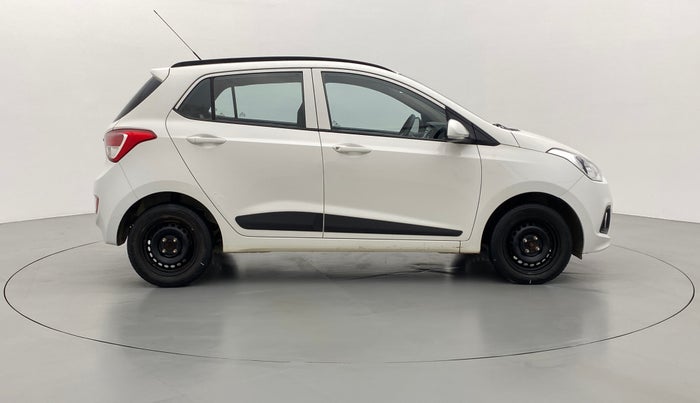 2015 Hyundai Grand i10 SPORTZ 1.2 KAPPA VTVT, Petrol, Manual, 20,070 km, Right Side View