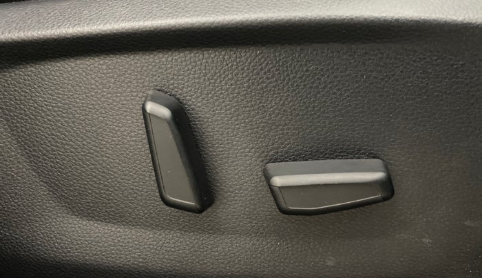 2024 KIA SELTOS  GTX Plus 1.5 Turbo Petrol DCT, Petrol, Automatic, 10,389 km, Driver Side Adjustment Panel