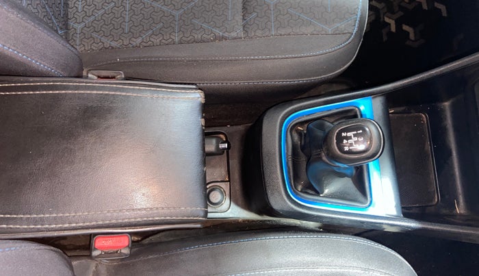 2022 Tata PUNCH CREATIVE  MT, Petrol, Manual, 86,375 km, Gear Lever