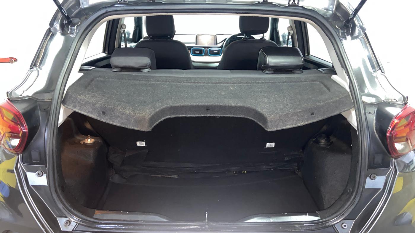 2022 Tata PUNCH CREATIVE  MT, Petrol, Manual, 86,375 km, Boot Inside