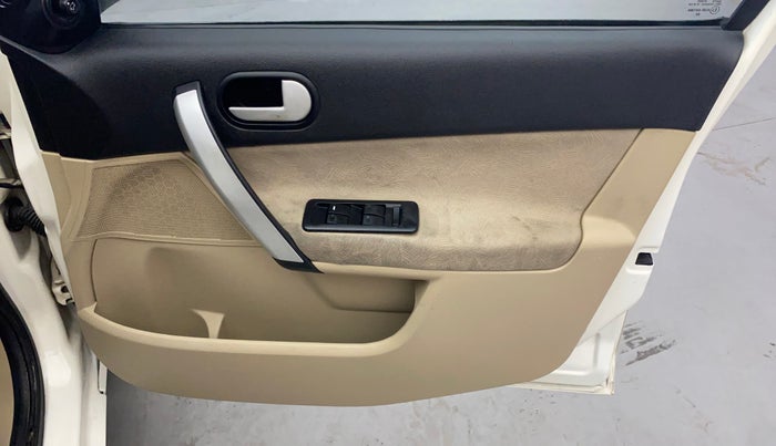 2014 Ford Classic 1.4 TITANIUM DIESEL, Diesel, Manual, 85,337 km, Driver Side Door Panels Control