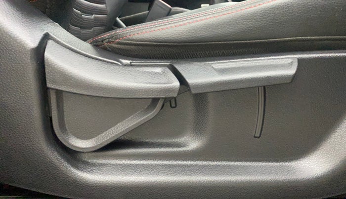 2020 KIA SONET GTX PLUS 1.0 IMT, Petrol, Manual, 34,305 km, Driver Side Adjustment Panel