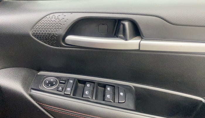 2020 KIA SONET GTX PLUS 1.0 IMT, Petrol, Manual, 34,305 km, Driver Side Door Panels Control