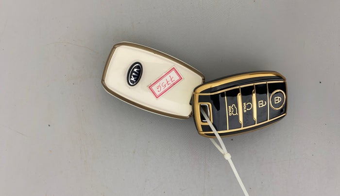 2020 KIA SONET GTX PLUS 1.0 IMT, Petrol, Manual, 34,305 km, Key Close Up