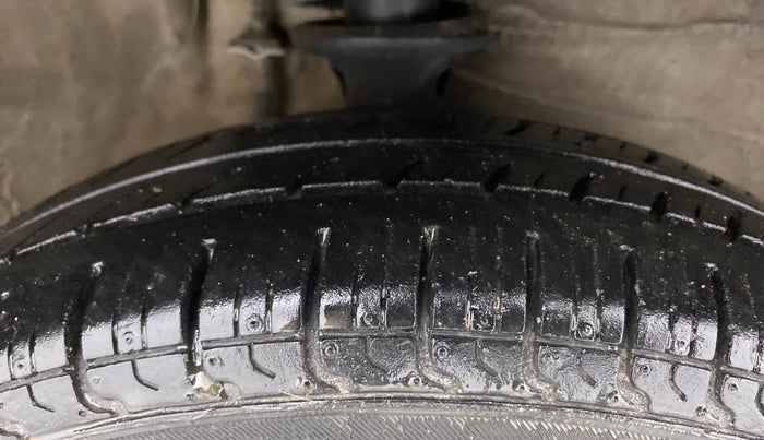 2016 Maruti Alto 800 LXI, Petrol, Manual, 60,610 km, Right Front Tyre Tread