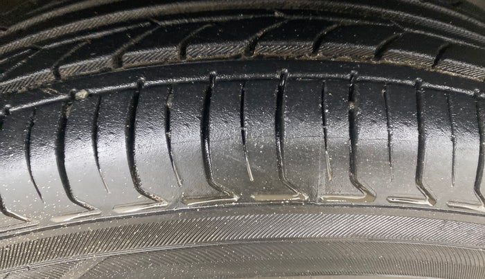 2020 Maruti New Wagon-R VXI 1.2, Petrol, Manual, 77,380 km, Right Front Tyre Tread