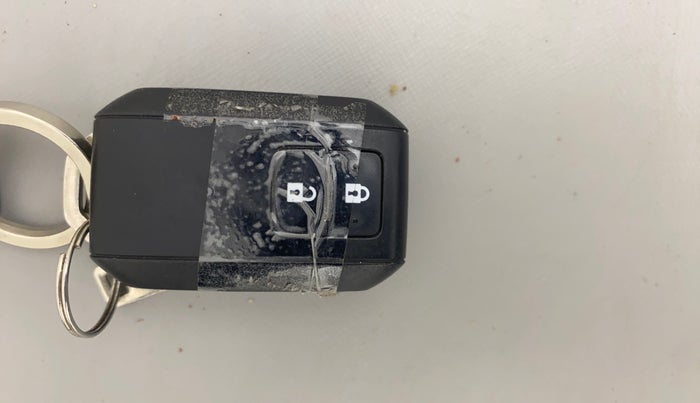 2021 Maruti Baleno ZETA PETROL 1.2, Petrol, Manual, 19,043 km, Key Close Up