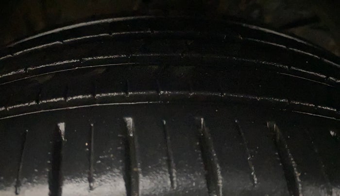 2021 Maruti Baleno ZETA PETROL 1.2, Petrol, Manual, 19,043 km, Right Front Tyre Tread