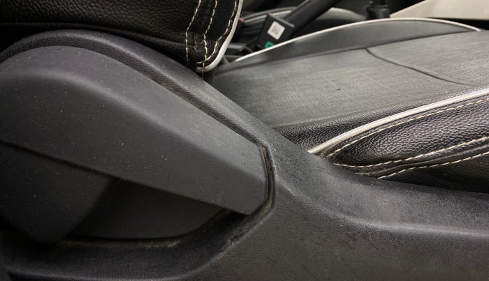 2022 Nissan MAGNITE XL, Petrol, Manual, 71,144 km, Driver Side Adjustment Panel