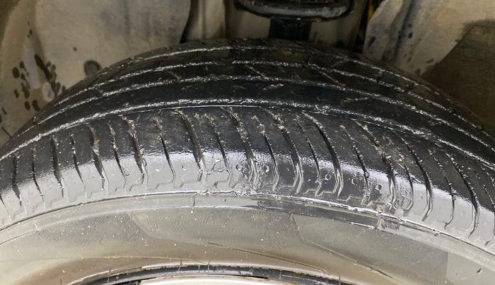 2022 Nissan MAGNITE XL, Petrol, Manual, 71,144 km, Left Front Tyre Tread