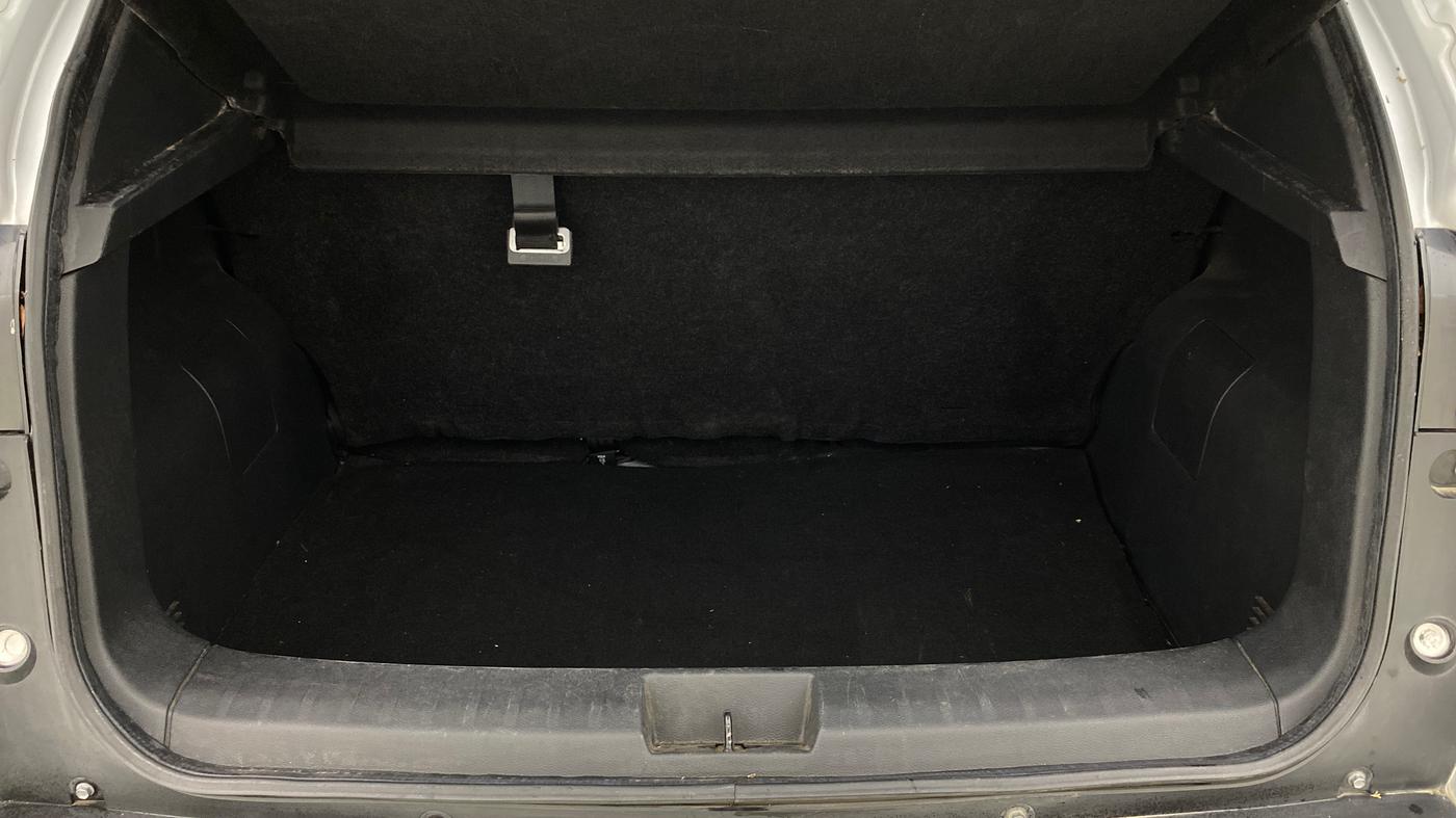 2022 Nissan MAGNITE XL, Petrol, Manual, 71,144 km, Boot Inside