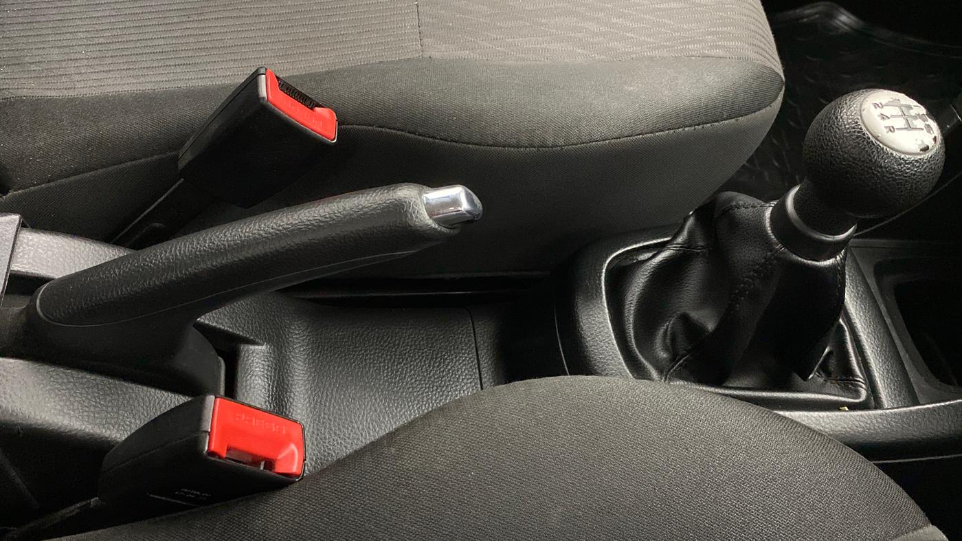 2015 Maruti Swift VXI, Petrol, Manual, 33,509 km, Gear Lever