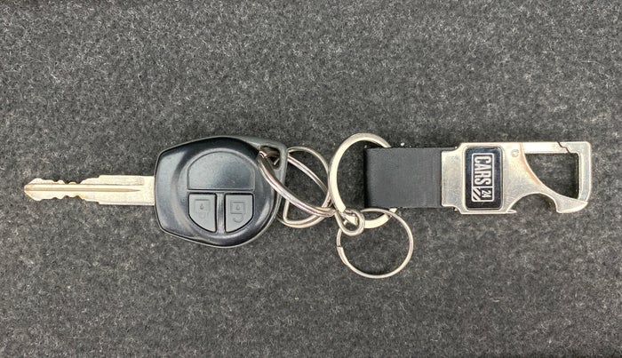2015 Maruti Swift VXI, Petrol, Manual, 33,509 km, Key Close Up