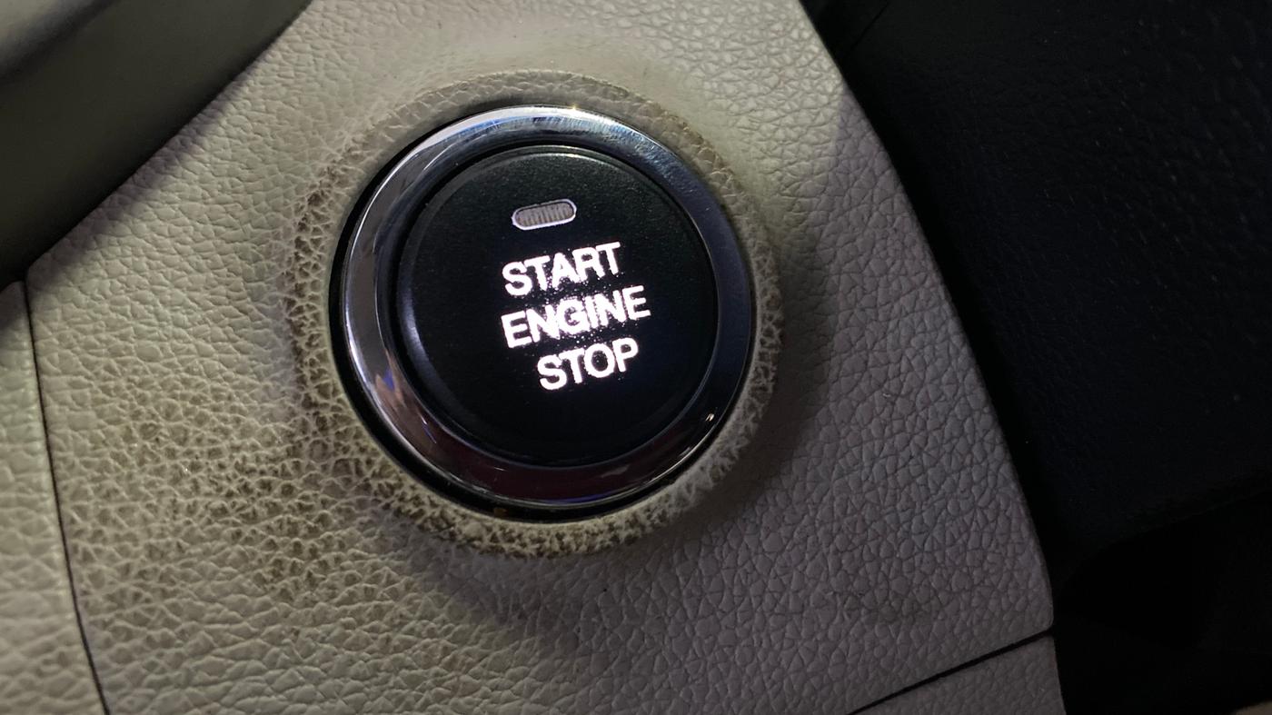 2019 Mahindra XUV300 W8 (O) 1.2 PETROL, Petrol, Manual, 80,379 km, Keyless Start/ Stop Button