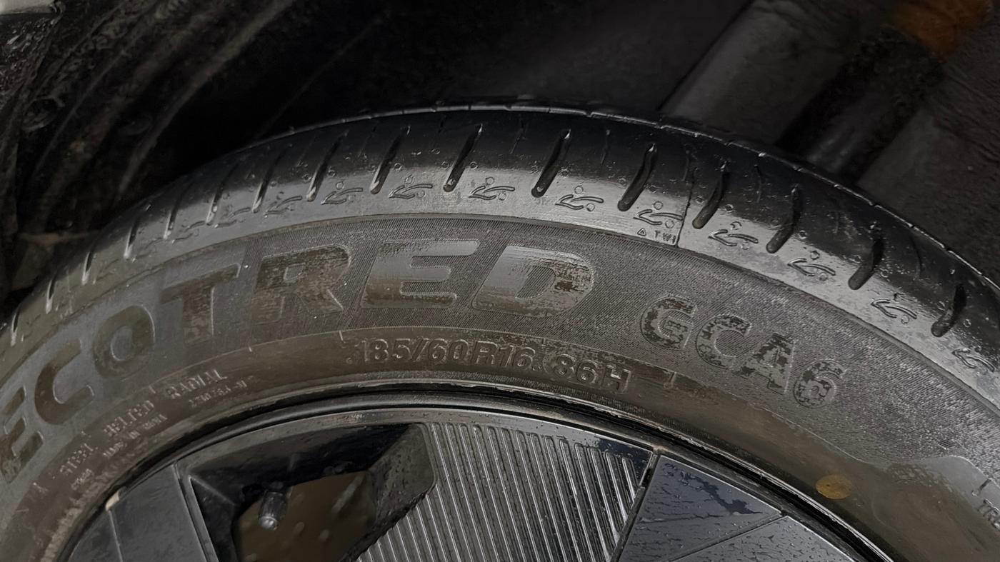 2025 Tata ALTROZ Creative Petrol 5AMT, Petrol, Automatic, 1,371 km, Right Rear Tyre Tread
