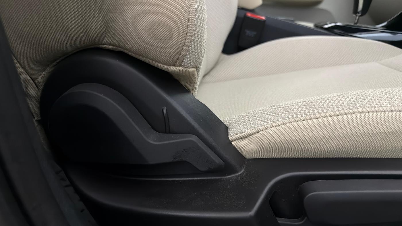 2025 Tata ALTROZ Creative Petrol 5AMT, Petrol, Automatic, 1,371 km, Driver Side Adjustment Panel