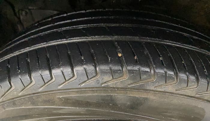 2019 Maruti New Wagon-R LXI CNG 1.0, CNG, Manual, 75,653 km, Left Front Tyre Tread