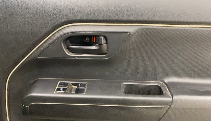 2019 Maruti New Wagon-R LXI CNG 1.0, CNG, Manual, 75,653 km, Driver Side Door Panels Control