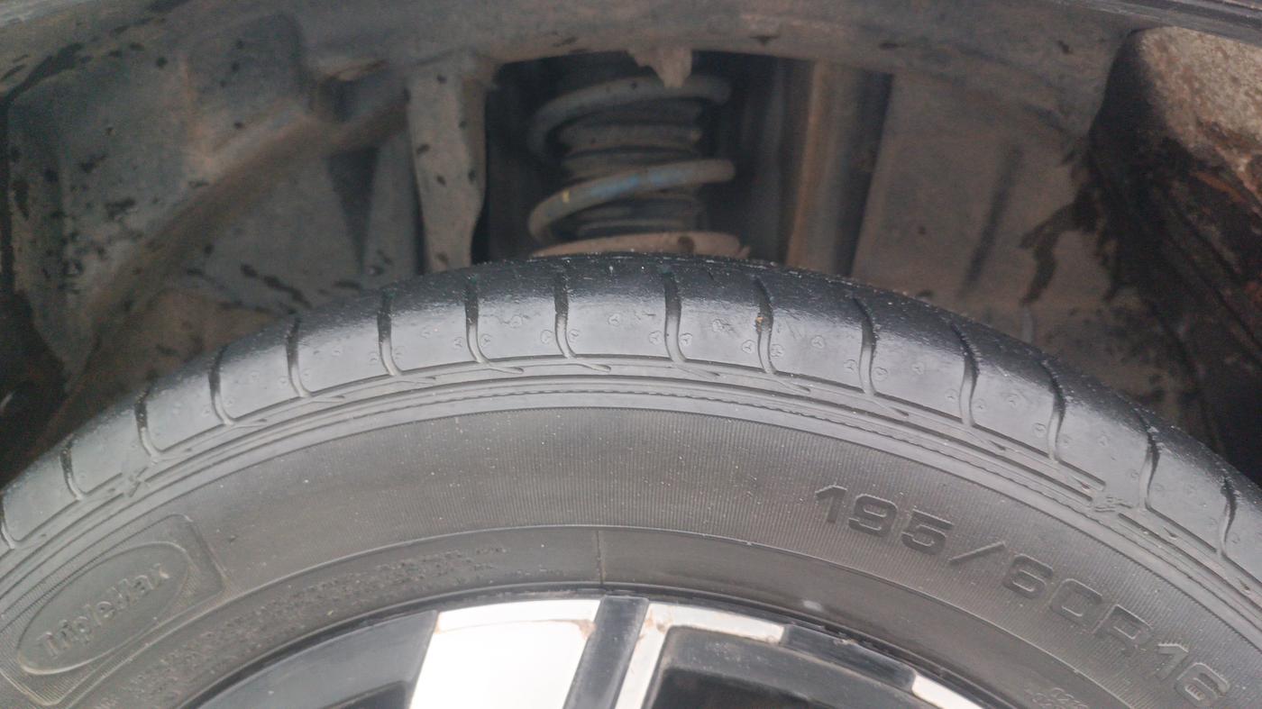 2022 Renault Kiger RXZ AMT, Petrol, Automatic, 89,107 km, Right Front Tyre Tread